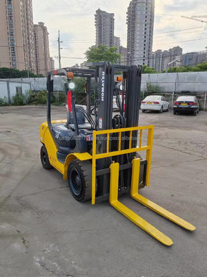 Used Komatsu 3 Ton Diesel Forklift 30 with 0-2000 Working Hours and Easy Maintenance