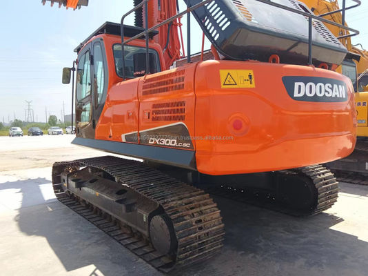 Used DOOSAN DX300 Excavator with Good Performance and 30TON Operating Weight in 2016