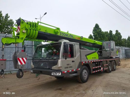 30 Ton Used Zoomlion Crane with Excellent Performance and Max. Lifting Height of 4.5m