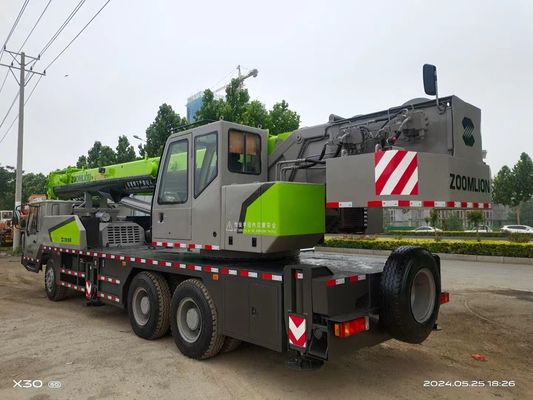 30 Ton Used Zoomlion Crane with Excellent Performance and Max. Lifting Height of 4.5m