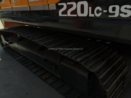Used Hyundai 220 Model Crawler Excavator from Korea Year 2016 Machine Weight 21900 KG