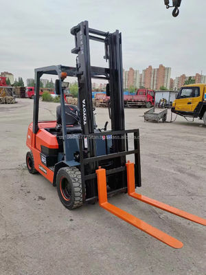 Used Toyota 9F30 Forklift A Dependable and Durable Material Handling Solution