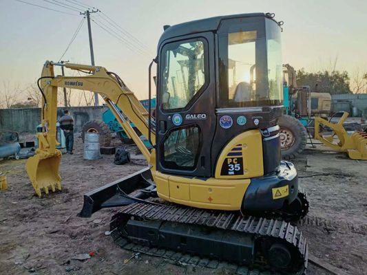 Komatsu PC35 Mini Excavator with 0-2000 Working Hours and 3500 KG Machine Weight