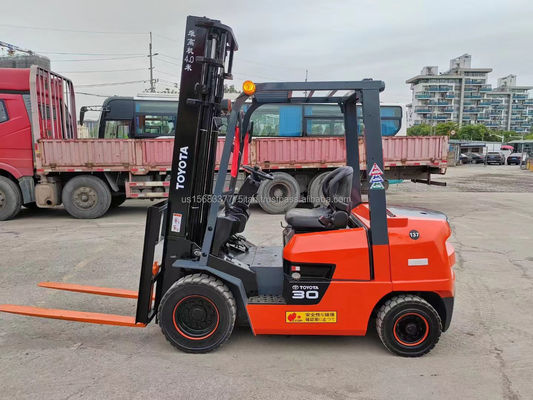 3000 kg Weight TOYOTA 7F30 Used Diesel Forklift 99% 2012 Model for Great Efficiency
